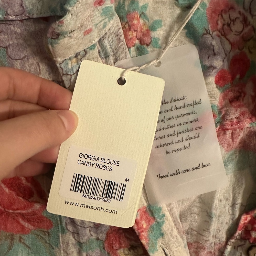 NWT Maison Hotel Georgia Blouse in Candy Roses Floral Shirt - M - Picture 10 of 10